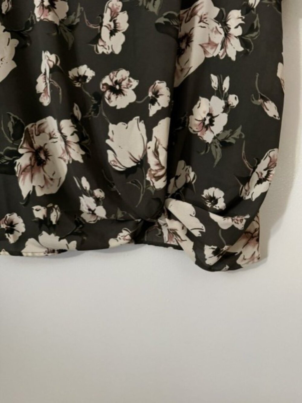 West Kei Floral Twist-Front Blouse Size 2X Olive Green V-Neck Short Sleeve - Picture 4 of 15